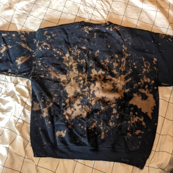 💞2/$50💞 Bleach-dyed Algonquin College crew neck sweatshirt - Picture 3 of 4